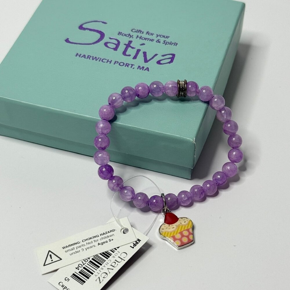 💜 NWT! Sativa Boutique Purple Beaded Bracelet w/ Cupcake Charm Jewelry